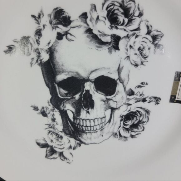 (1) Ciroa Wicked Skull W/ Roses Dinner Plate~Bone China 8 Inch NEW - Picture 6 of 11